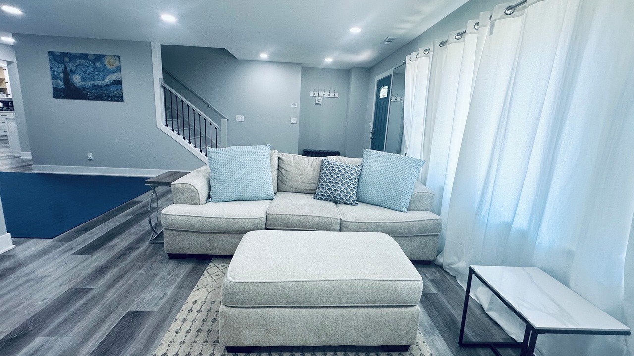 Photo of Livingroom in Willoughby Hills