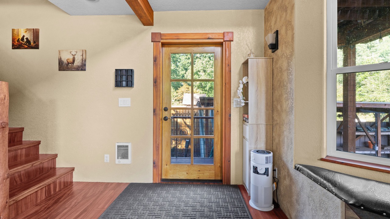 Photo of Livingroom in Peaceful Valley
