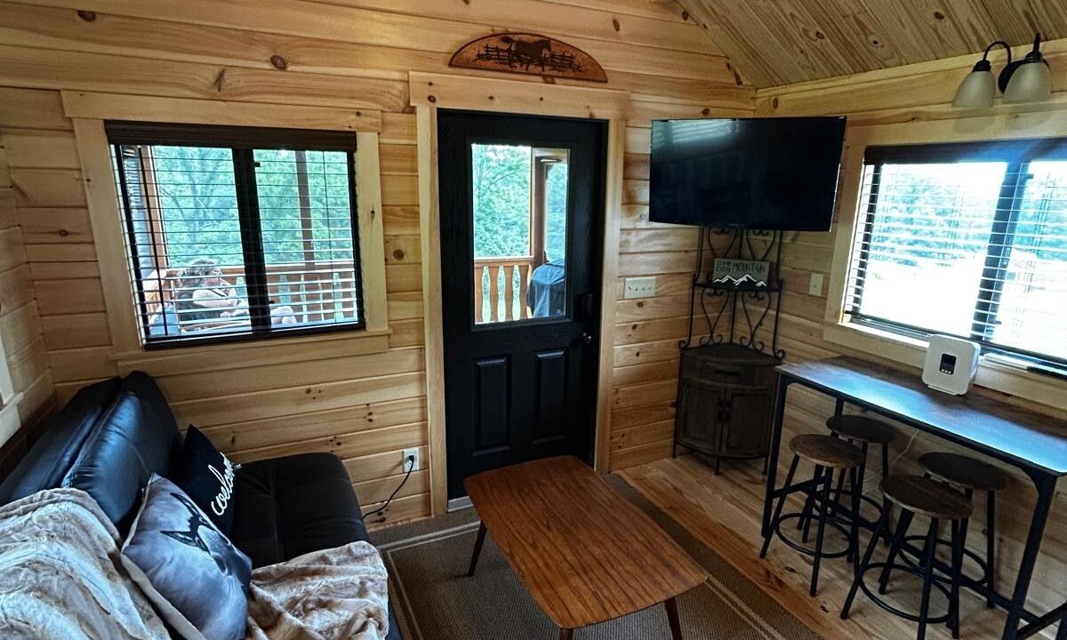 Photo of Livingroom in Old Fields