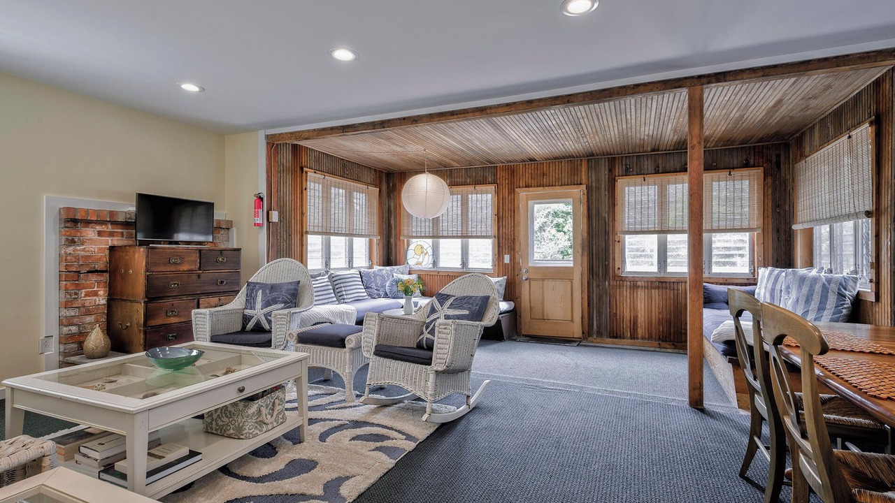 Photo of Livingroom in Ocean Bay Park