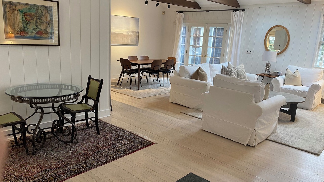 Photo of Livingroom in Wainscott