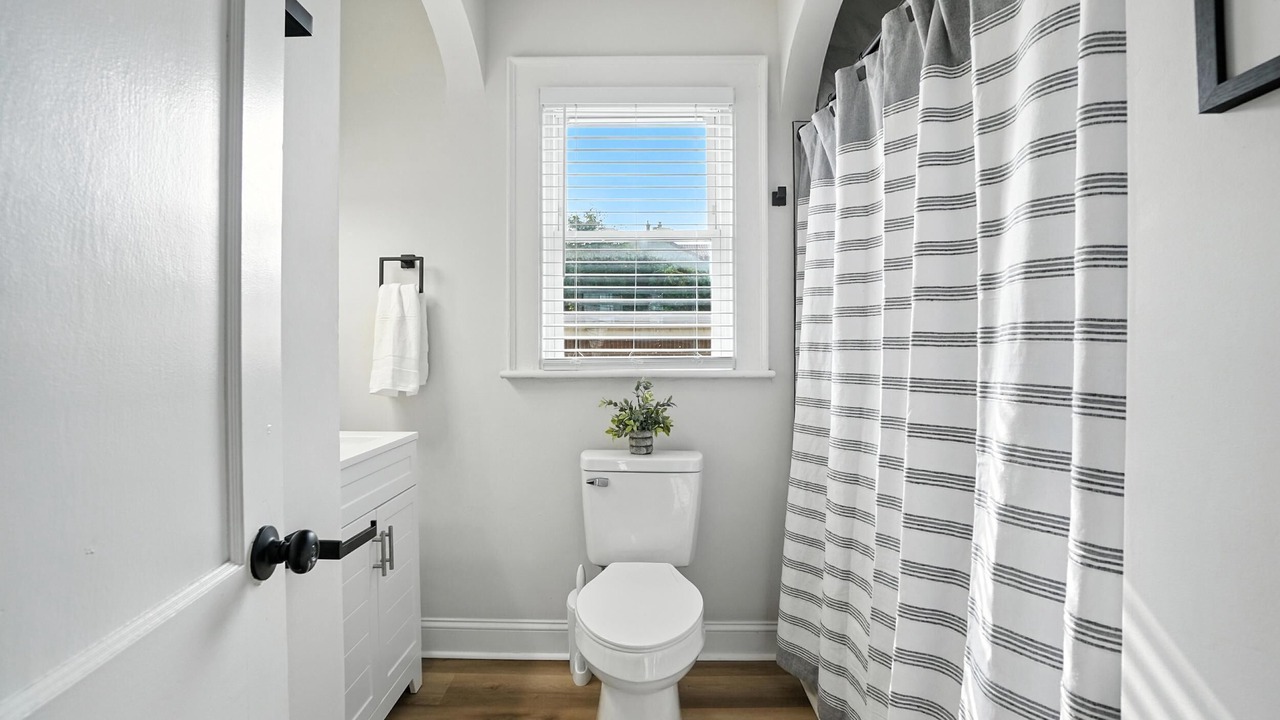 Photo of Bathroom in East Ocean View