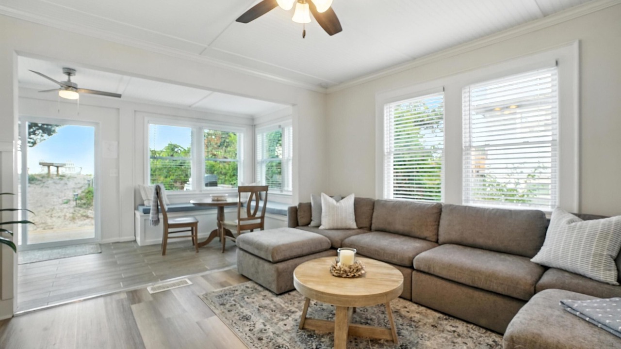 Photo of Livingroom in East Ocean View