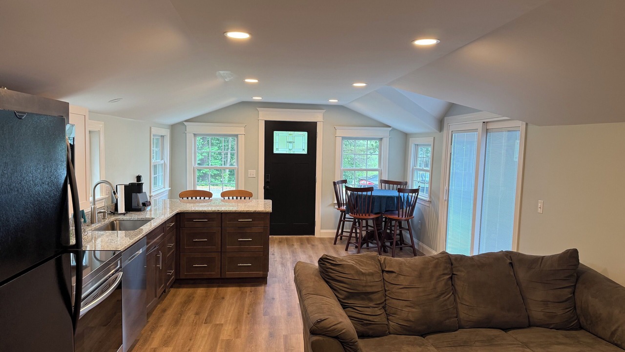 Photo of Livingroom in Alton