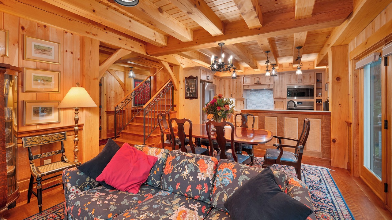 Photo of Livingroom in Meredith