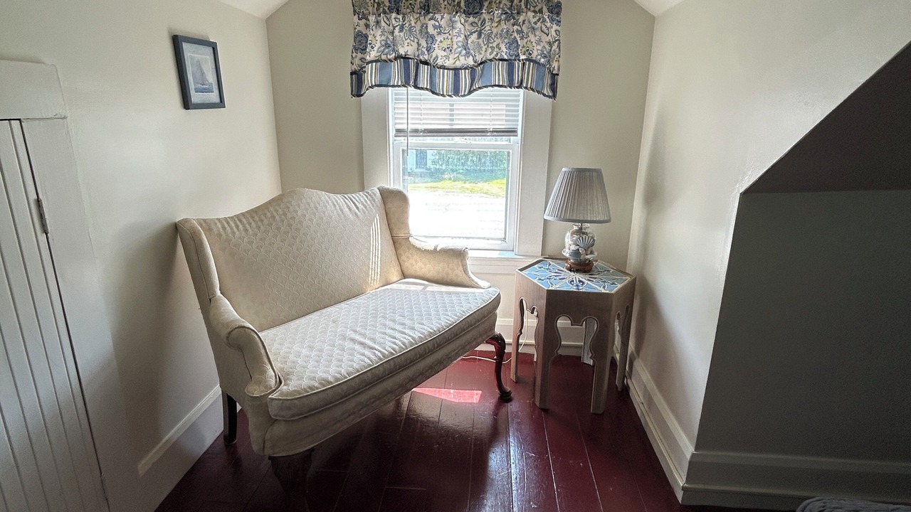 Photo of Livingroom in Moody