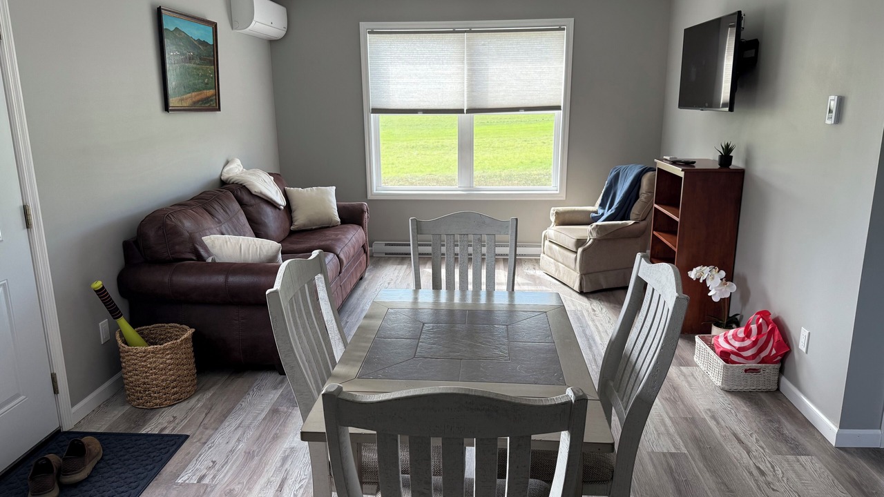 Photo of Livingroom in Ellenburg Depot