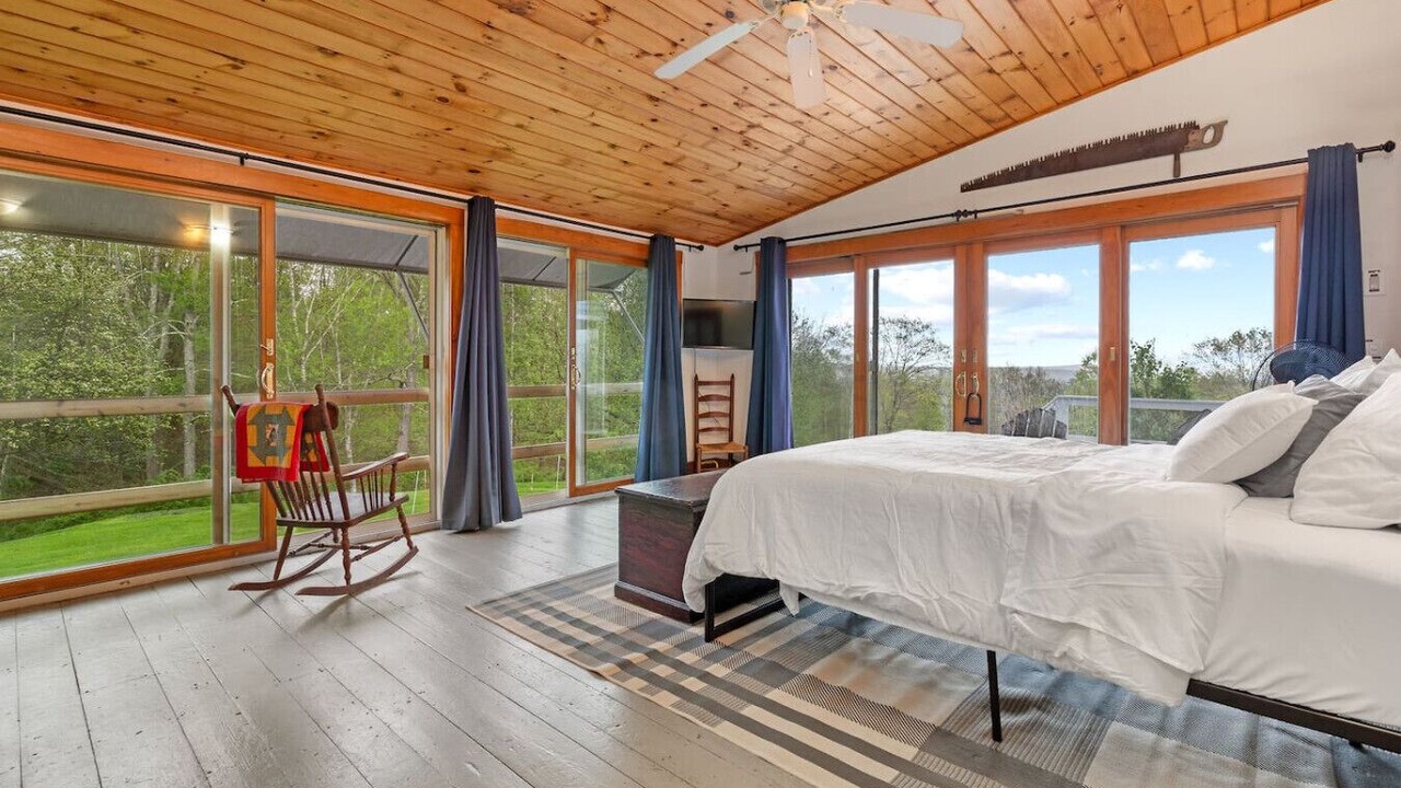 Photo of Bedroom in Loudon