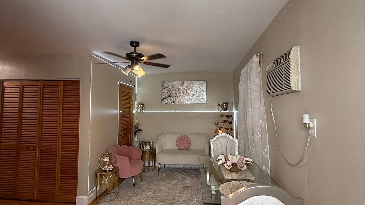 Photo of Livingroom in Country Club