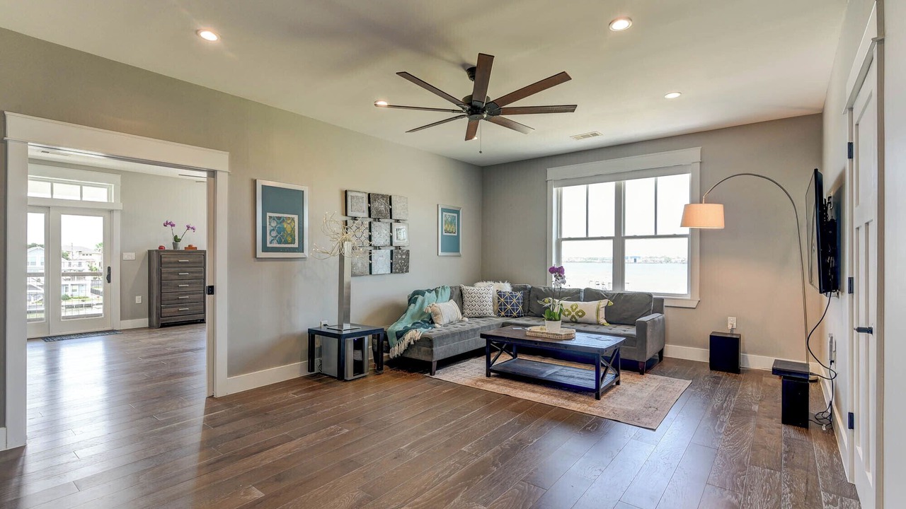 Photo of Livingroom in Clear Lake Shores