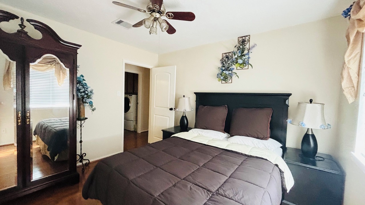 Photo of Bedroom in Pasadena