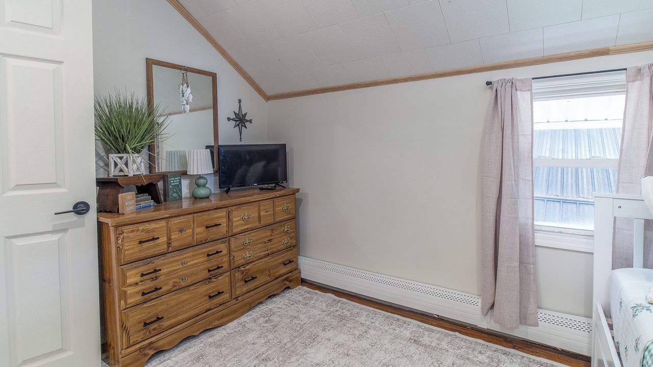 Photo of Bedroom in Jamestown
