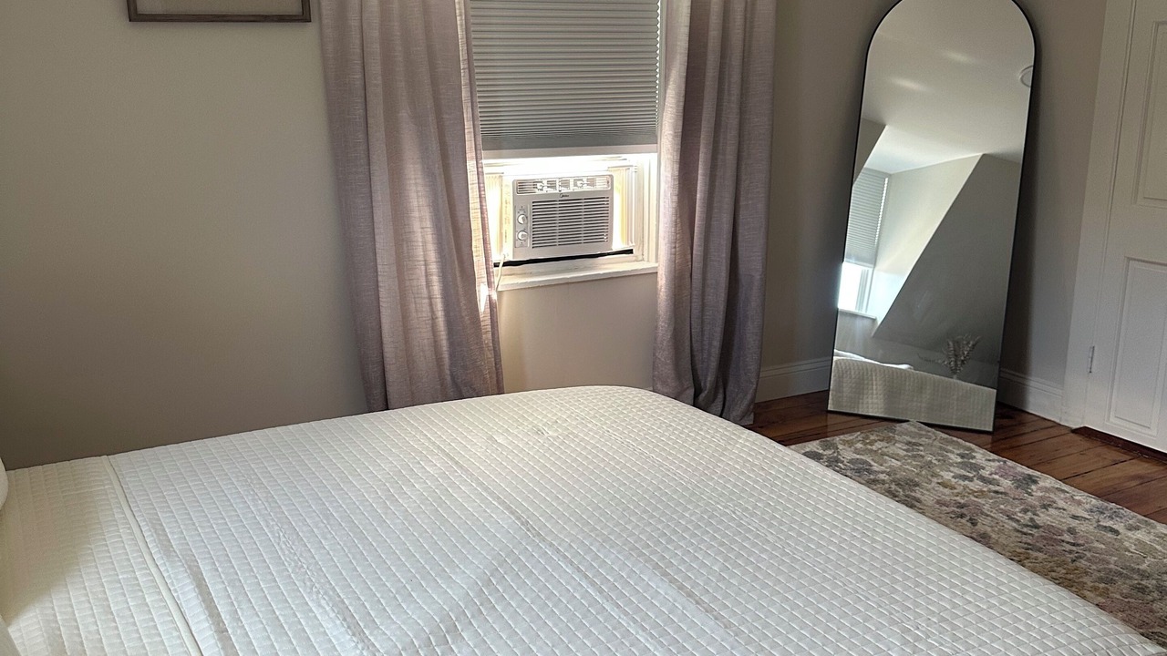 Photo of Bedroom in Salem
