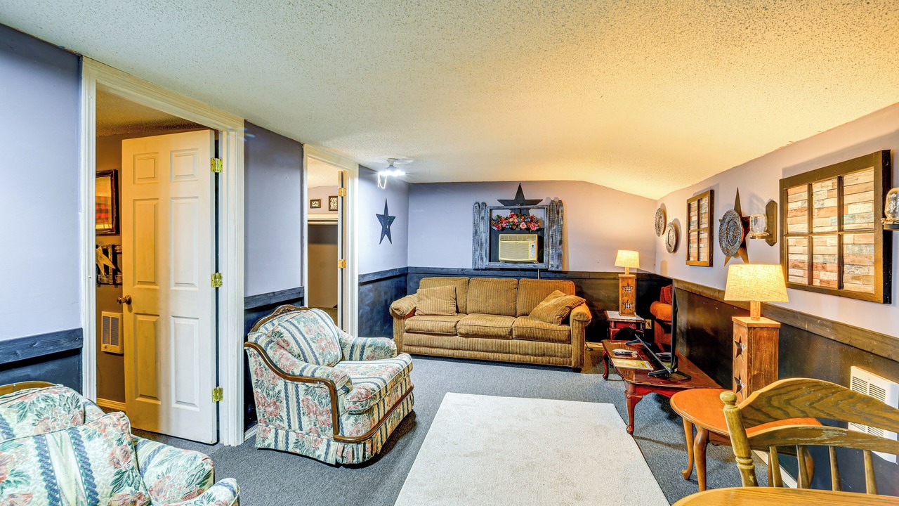 Photo of Livingroom in Matewan