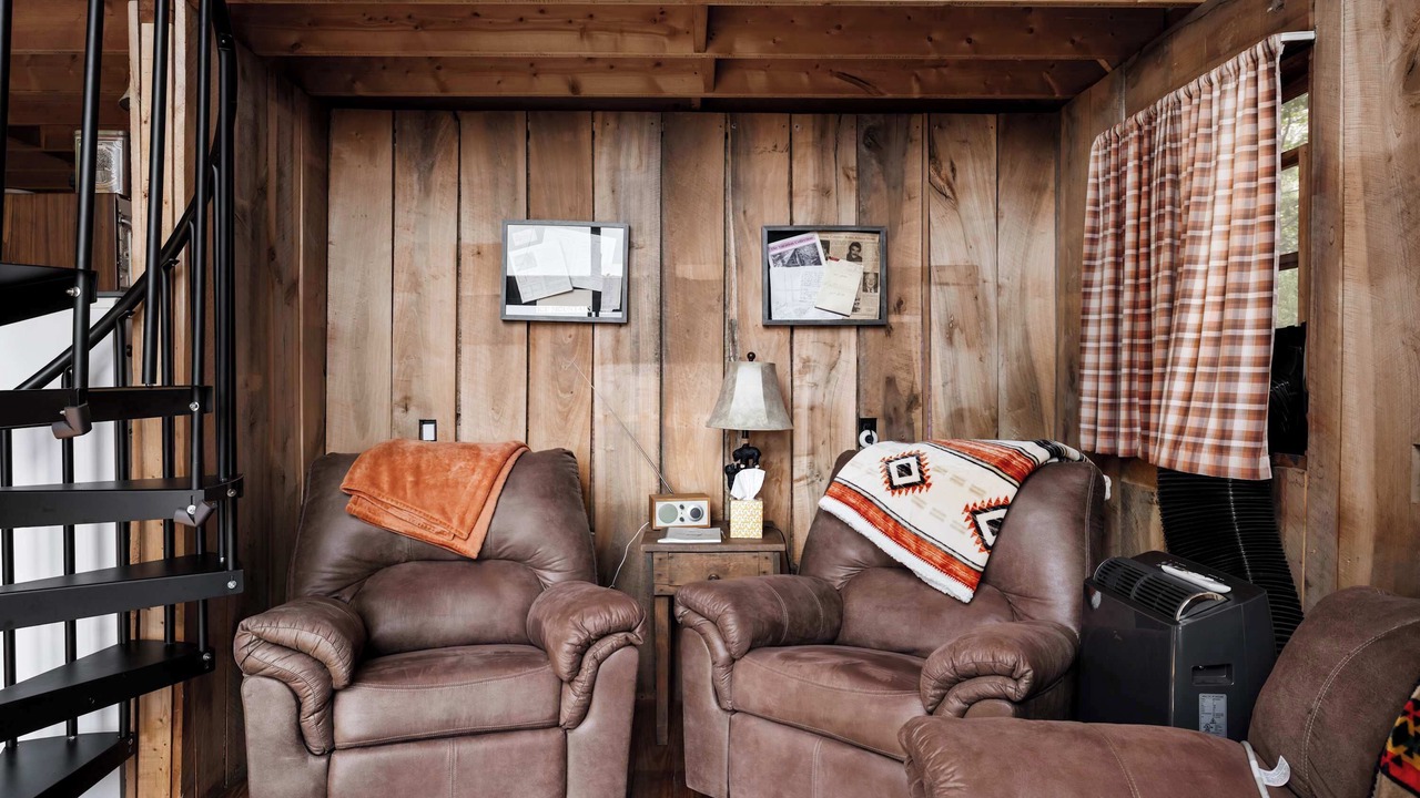 Photo of Livingroom in Paw Paw