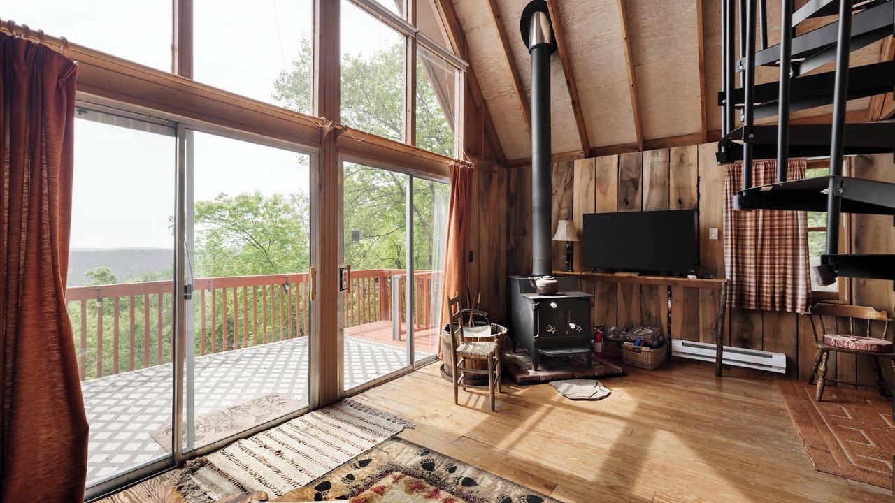 Photo of Livingroom in Paw Paw