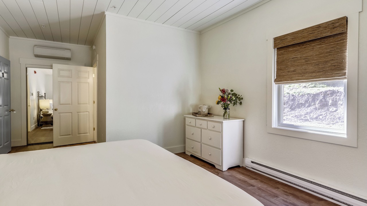 Photo of Bedroom in North Glade Hills