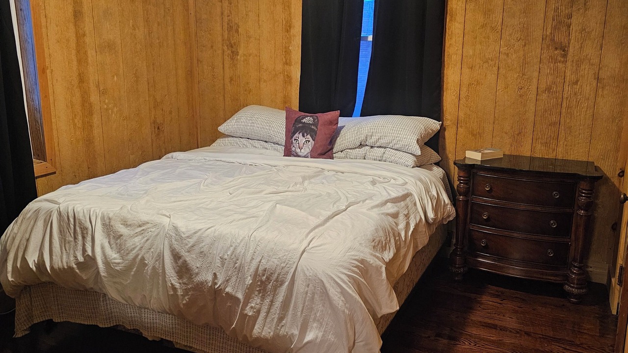Photo of Bedroom in Logan