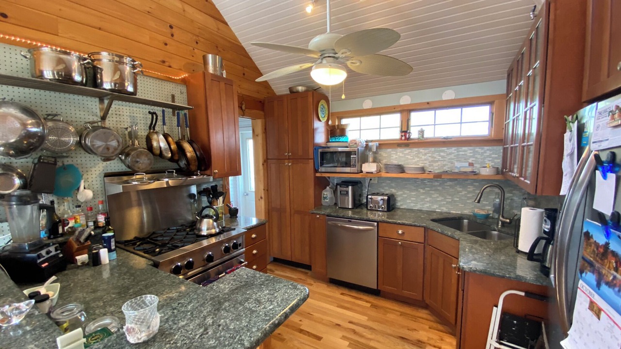 Photo of Kitchen in Ocean Bay Park