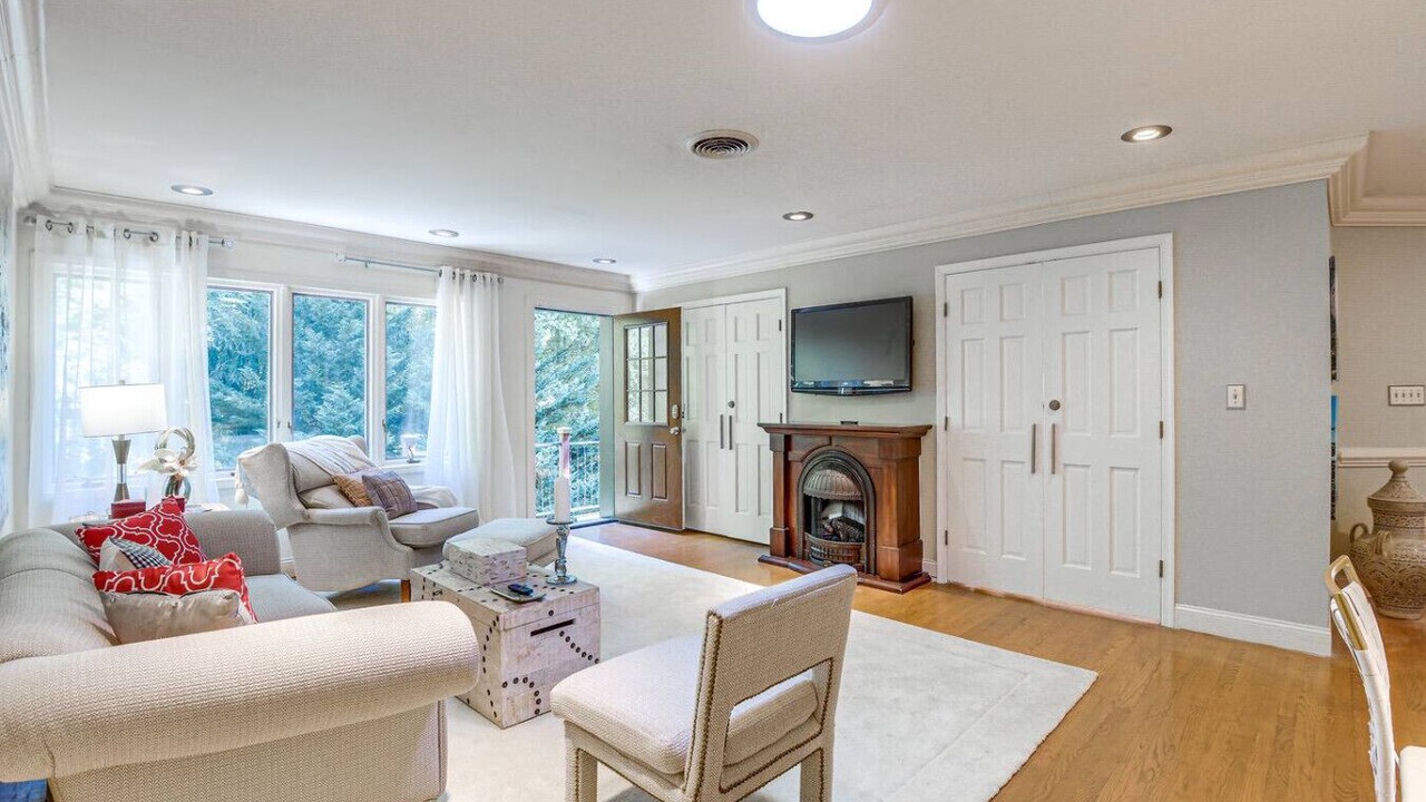 Photo of Livingroom in Long Green