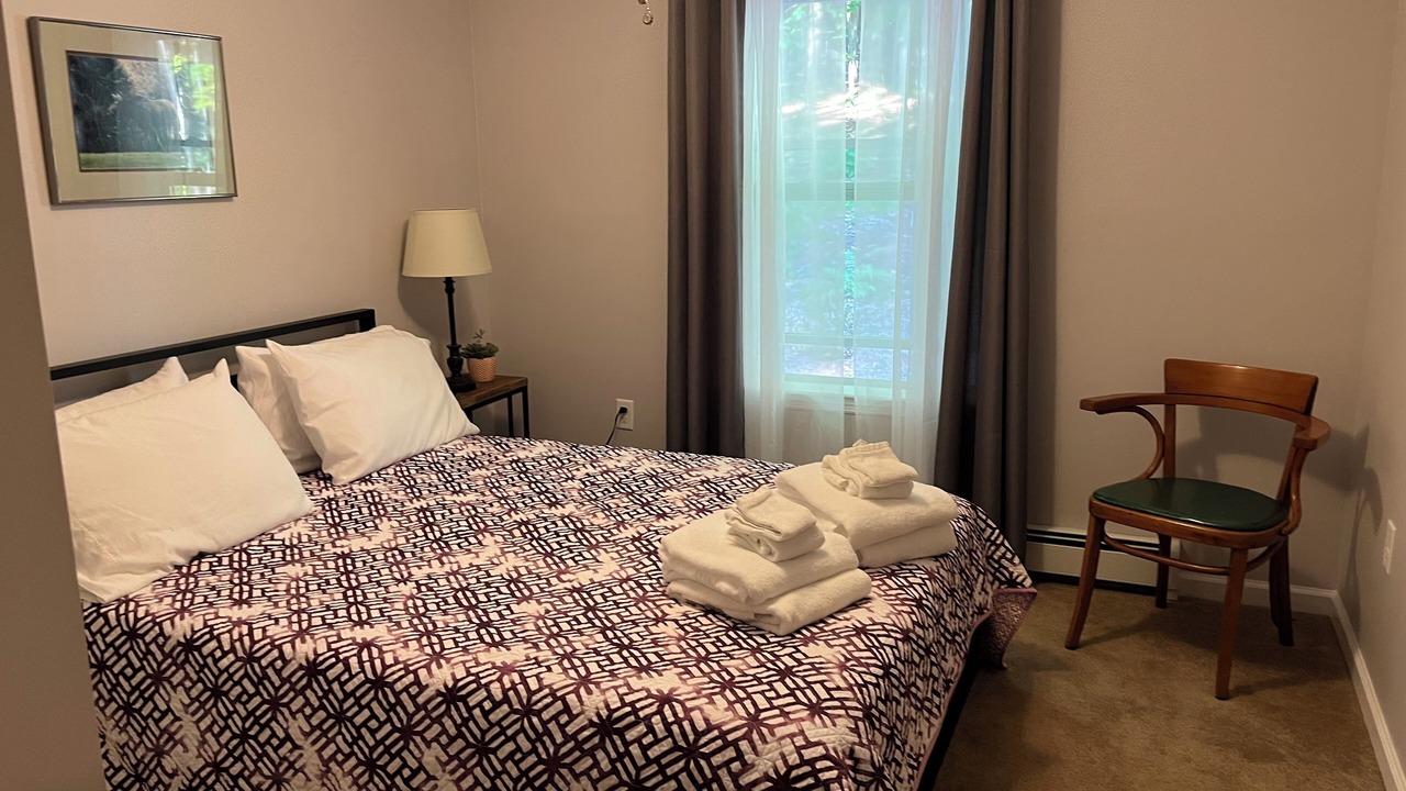 Photo of Bedroom in Alton
