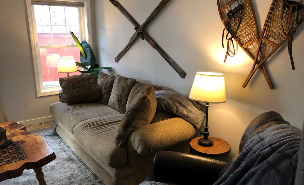 Photo of Livingroom in Alton