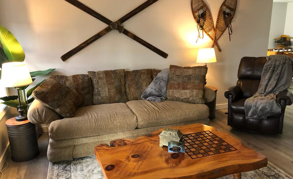Photo of Livingroom in Alton