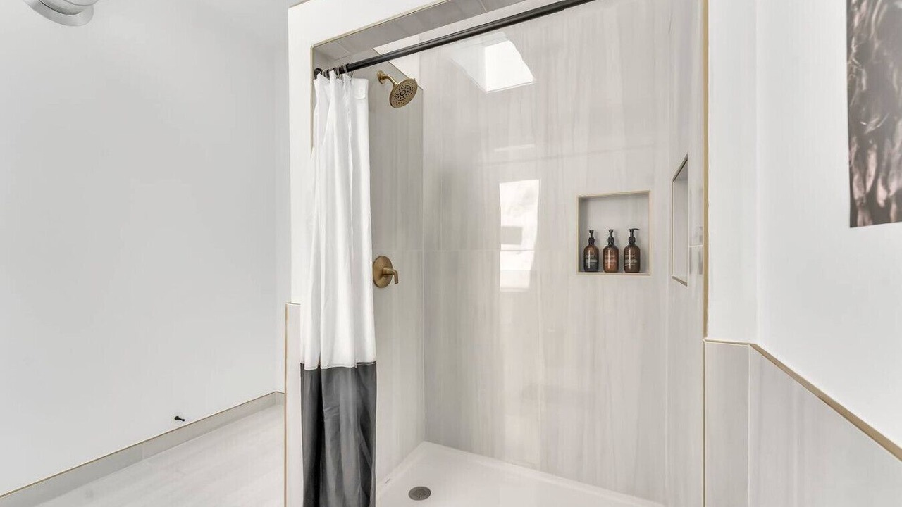Photo of Bathroom in Front Park