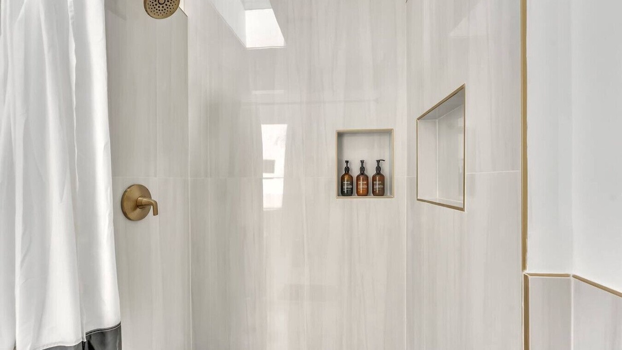 Photo of Bathroom in Front Park