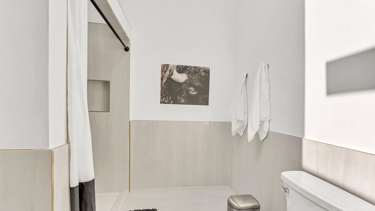Photo of Bathroom in Front Park