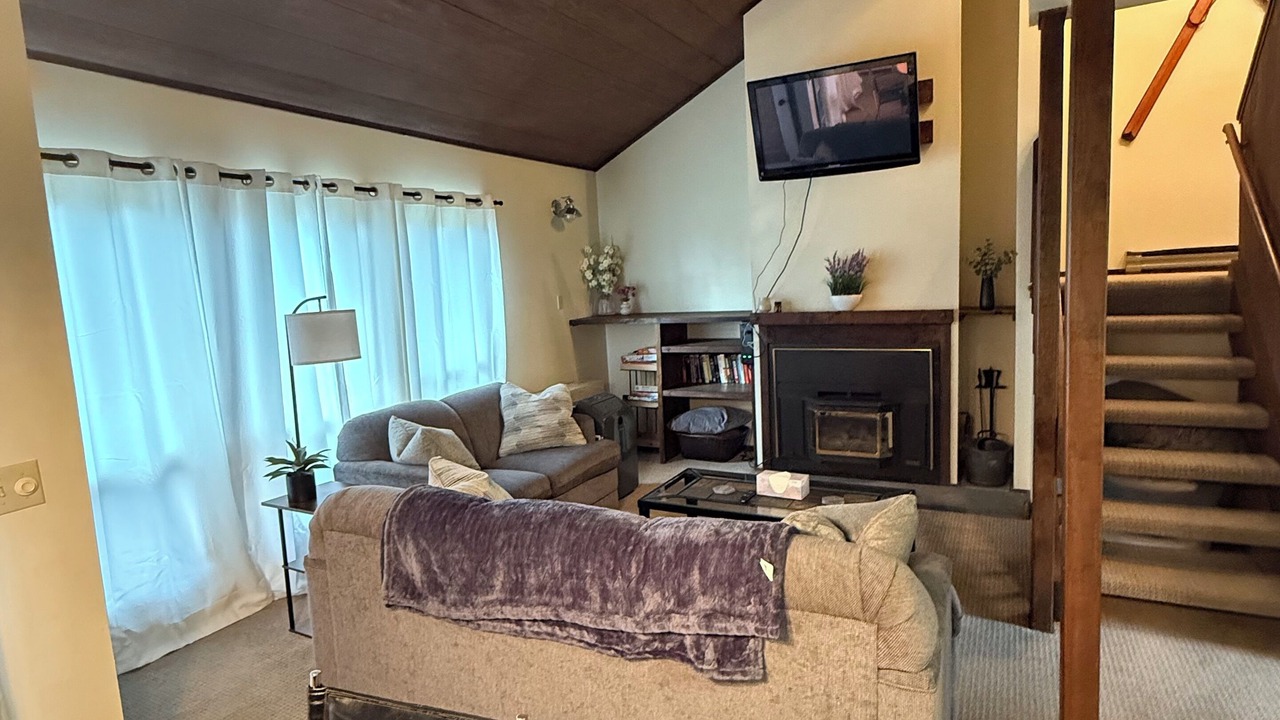 Photo of Livingroom in Blodgett Mills