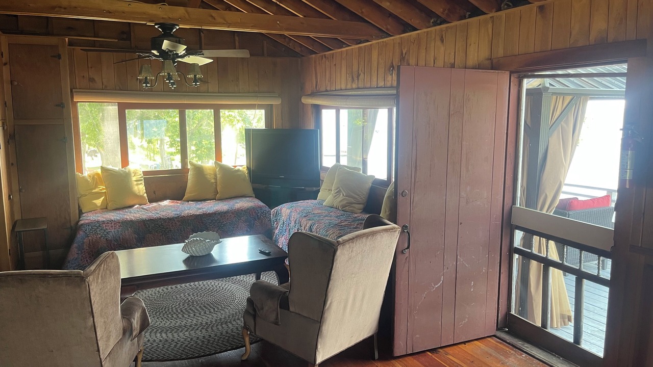 Photo of Livingroom in Northville