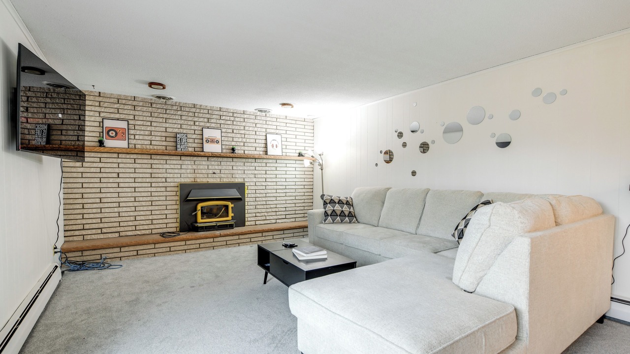 Photo of Livingroom in Amherst