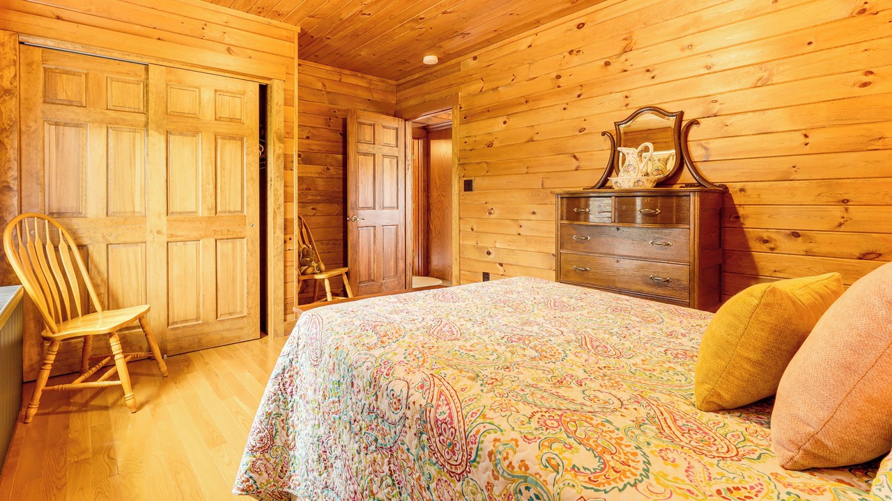 Photo of Bedroom in Jonesport
