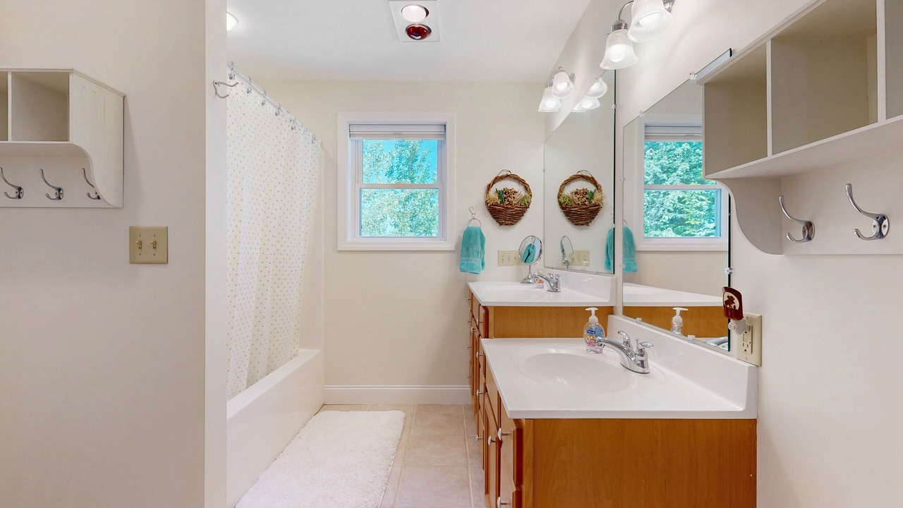 Photo of Bathroom in The Bays