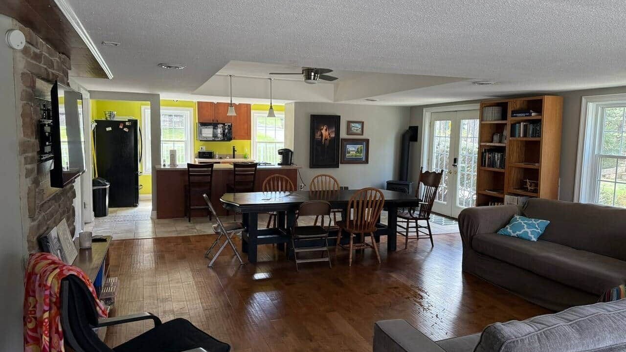 Photo of Livingroom in Willoughby Hills