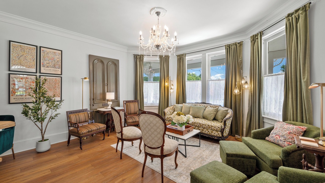 Photo of Livingroom in Harpers Ferry