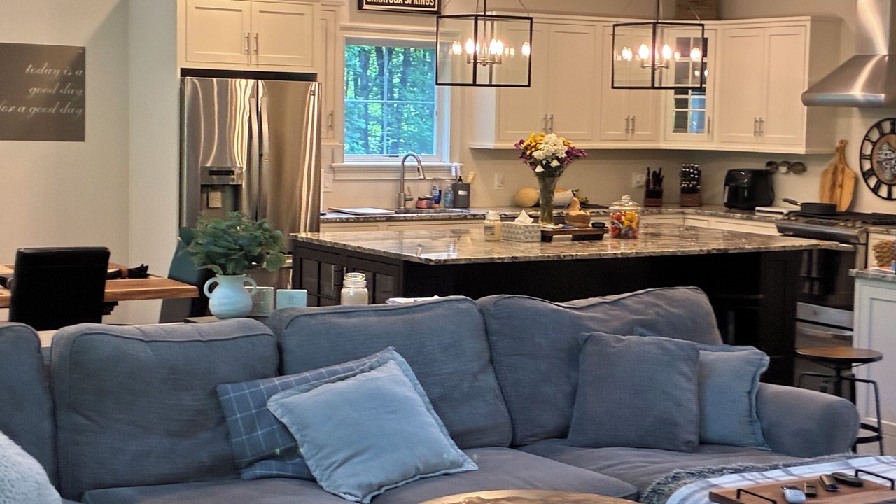 Photo of Livingroom in Saratoga Springs