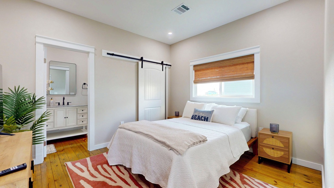 Photo of Bedroom in Port Bolivar