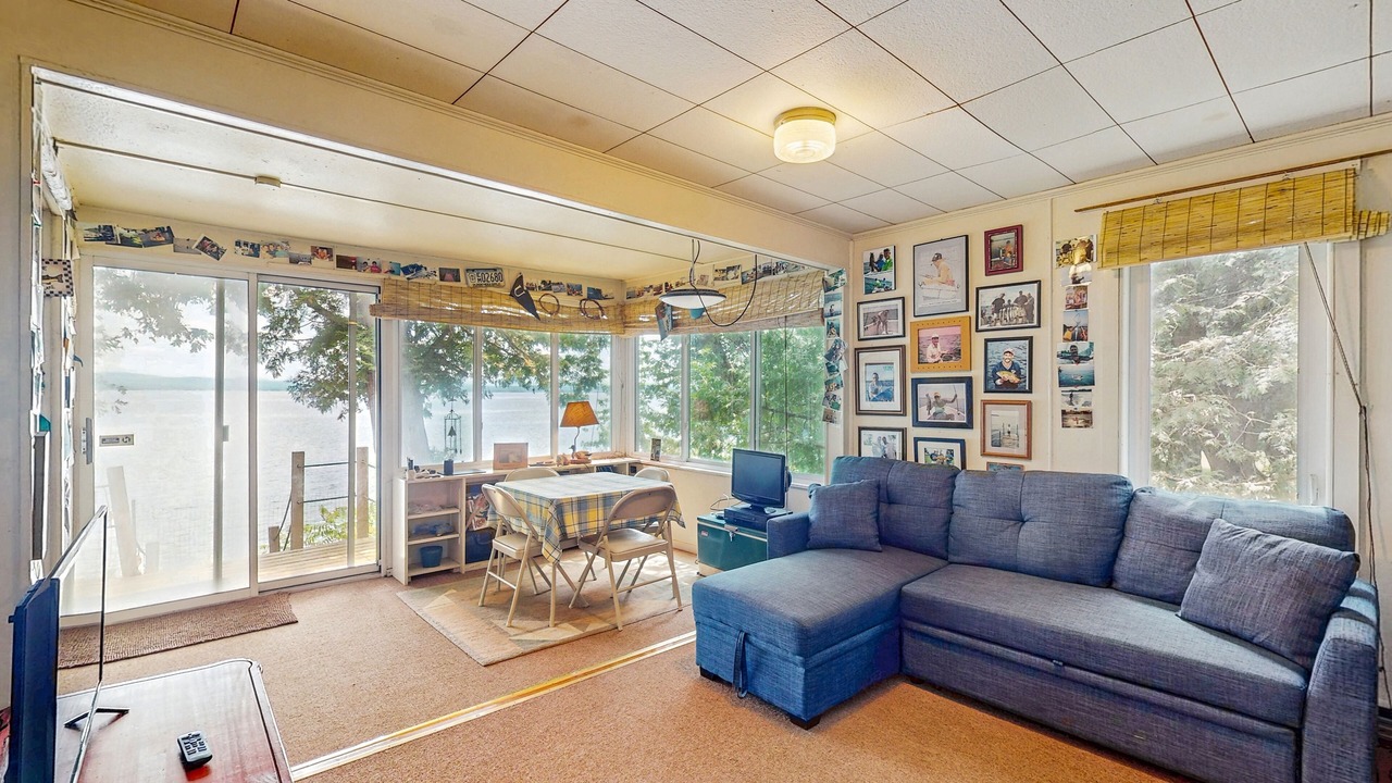 Photo of Livingroom in North Hero