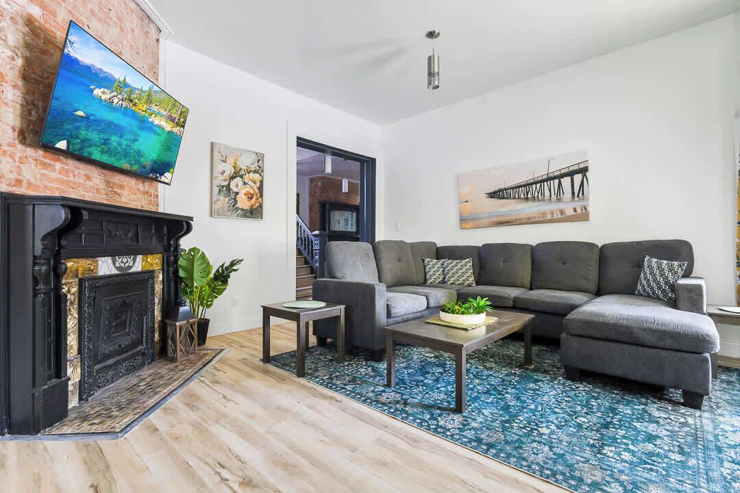Photo of Livingroom in Niagara Falls