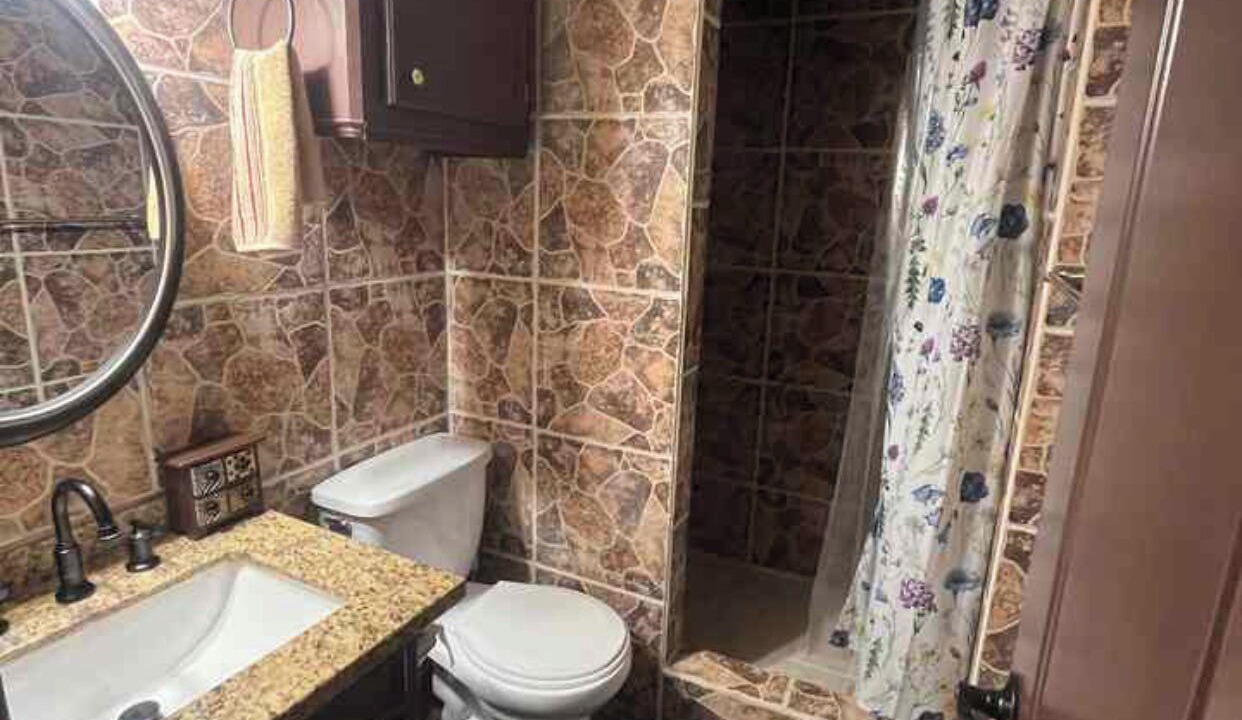 Photo of Bathroom in Alvin