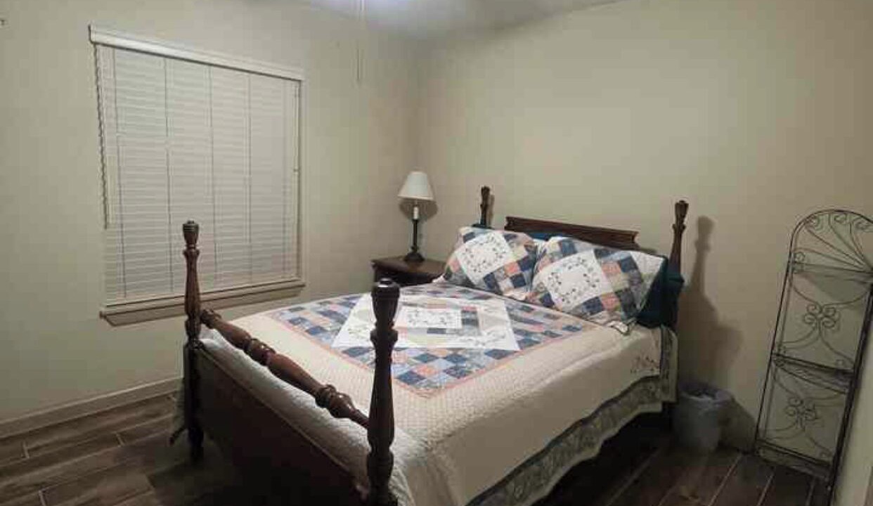 Photo of Bedroom in Alvin