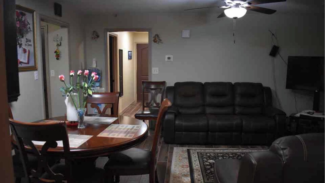 Photo of Livingroom in Alvin
