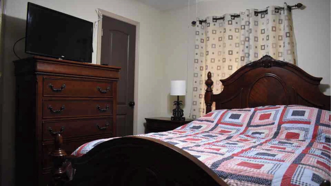 Photo of Bedroom in Alvin