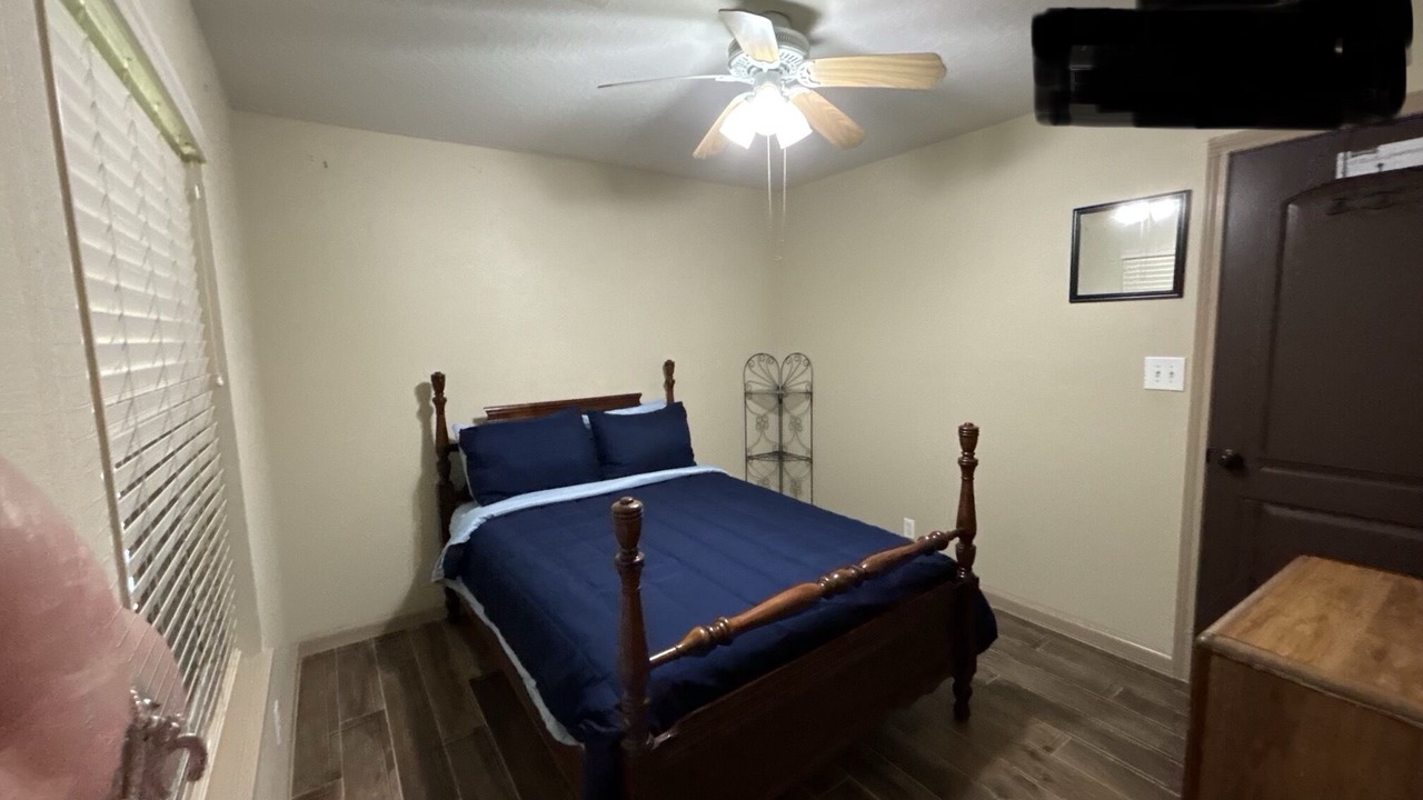 Photo of Bedroom in Alvin