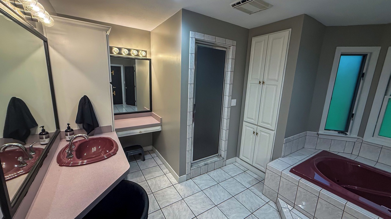 Photo of Bathroom in Hubbard