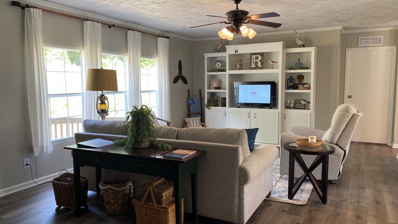 Photo of Livingroom in Smith River