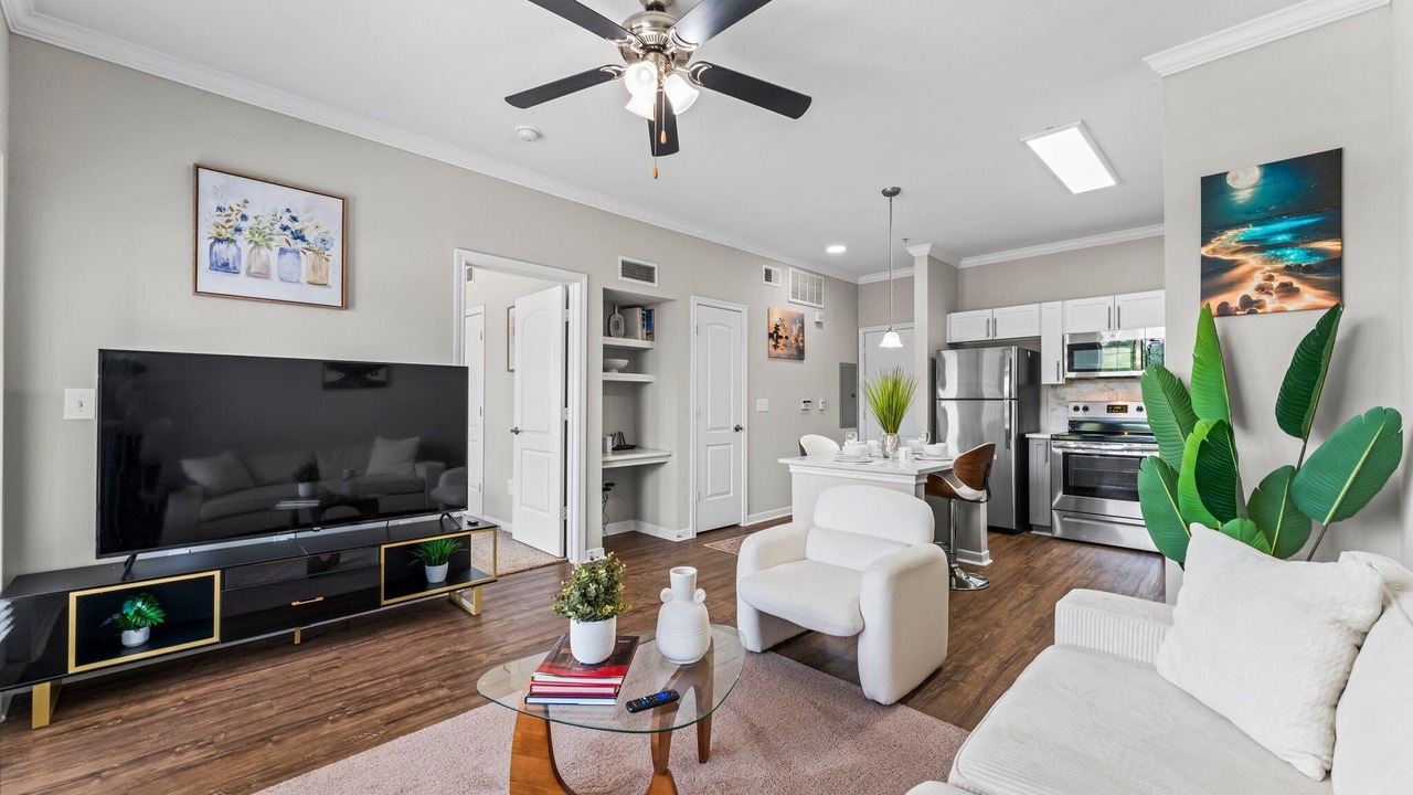 Photo of Livingroom in Alden Bridge
