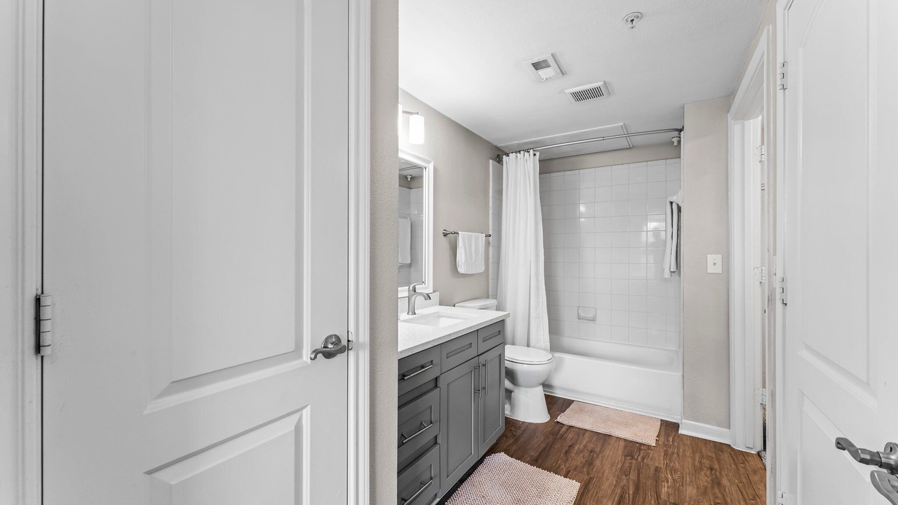 Photo of Bathroom in Alden Bridge